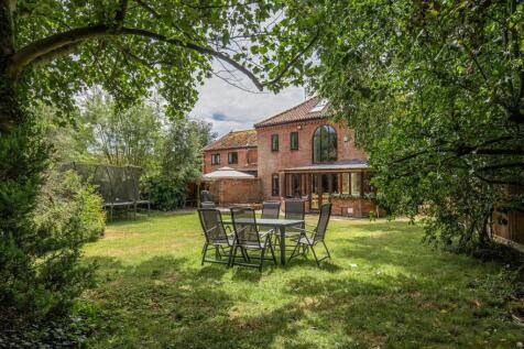 Coltishall 4 bed barn conversion for sale