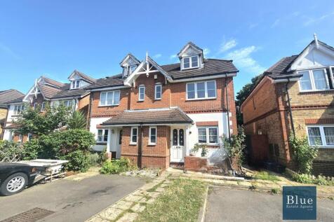 4 bedroom semi-detached house for sale