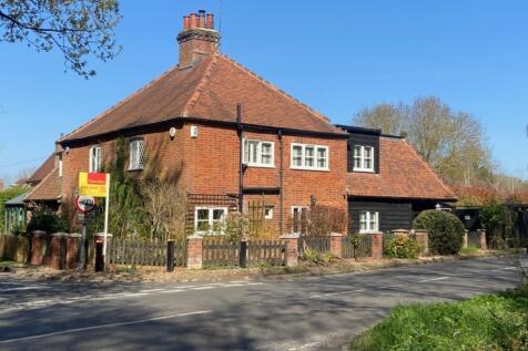 White Waltham,  Berkshire,  SL6 3 bed semi