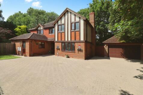 5 bedroom detached house for sale