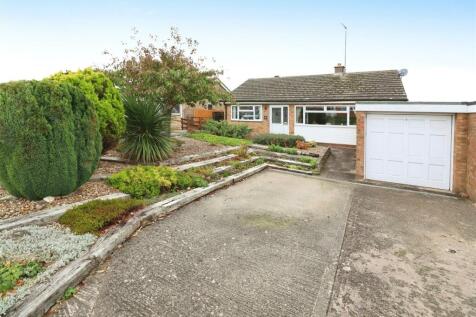 Ravensbank, Rushden NN10 2 bed detached bungalow for sale