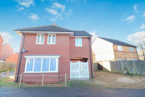 Glassbrook Road, Rushden NN10 4 bed detached house for sale