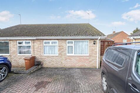 2 bedroom semi-detached bungalow for sale