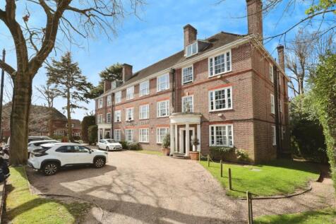 Chyngton Court, London Road, Harrow... 2 bed flat for sale