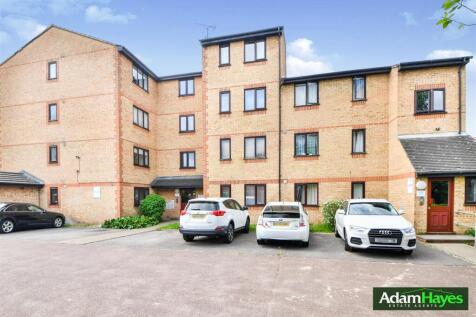 Taunton Drive, London N2 Studio for sale