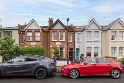 4 bedroom terraced house for sale