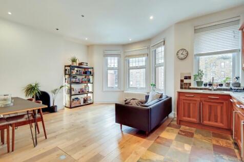 Upper Clapton Road, London E5 1 bed duplex for sale