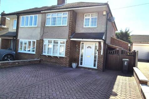 Rosebank, Waltham Abbey EN9 3 bed semi