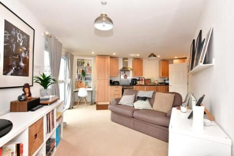 1 bedroom flat for sale