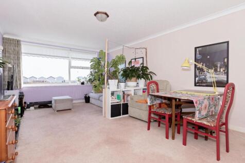 Francome House, Brighton Road, Lancing 2 bed flat for sale