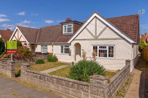 Grand Avenue, Lancing 5 bed chalet for sale