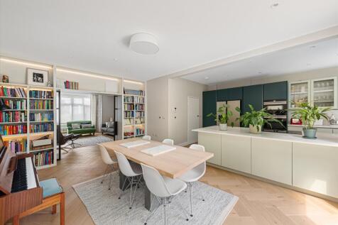 6 bedroom terraced house for sale