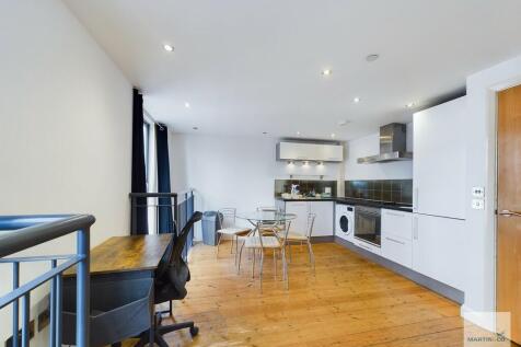 New Court, Ristes Place 2 bed ground floor flat for sale