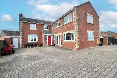 5 bedroom detached house for sale