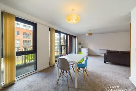 Central Gardens, Benson Street... 2 bed apartment for sale
