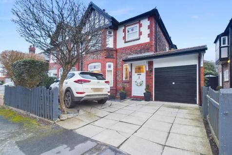 Stanley Avenue, Stockton Heath... 4 bed semi