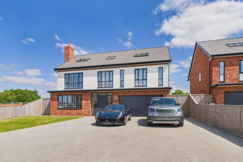 Greenfields off Gaw Hill Lane 5 bed detached house for sale