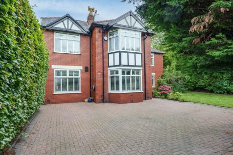 6 bedroom detached house for sale