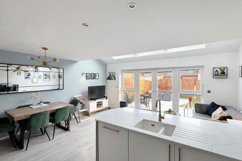 King Oswald Crescent, Widnes 3 bed semi