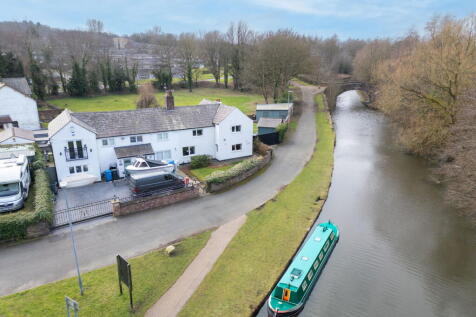 The Meadows, Astmoor Bridge Lane... 3 bed semi