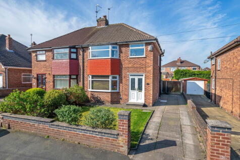 3 bedroom semi-detached house for sale