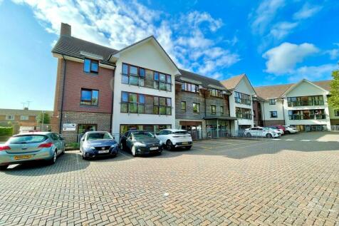 1 bedroom ground floor flat for sale