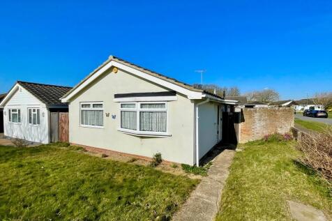 Fishers Close, Littlehampton 3 bed detached bungalow for sale