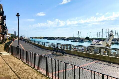 Pier Road, Littlehampton 2 bed apartment for sale