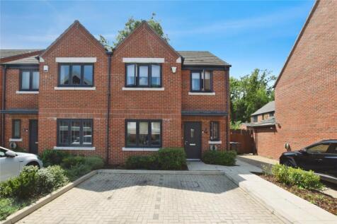 3 bedroom semi-detached house for sale
