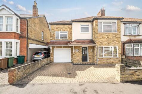 5 bedroom semi-detached house for sale