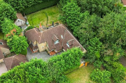 Warmington Gardens, Downhead Park... 6 bed detached house for sale