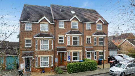 5 bedroom town house for sale