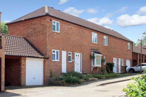 Brownbaker Court, Neath Hill, Milton... 3 bed semi