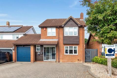 Dunster Court, Furzton, Milton Keynes 3 bed link detached house for sale