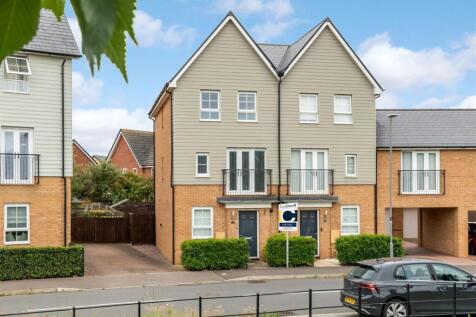 Carmania Circle, Brooklands, Milton... 4 bed semi