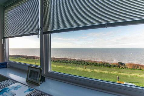 Cliff Parade, Hunstanton, PE36 2 bed apartment for sale