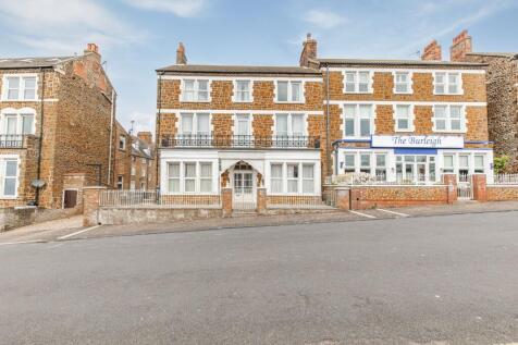 7 bedroom semi-detached house for sale