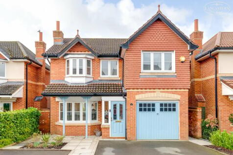 4 bedroom detached house for sale