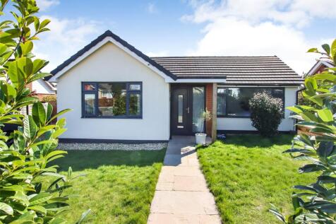 Linden Way, Lymington, Hampshire, SO41 3 bed bungalow for sale
