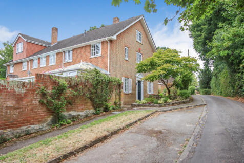 Hollywood Lane, Lymington, Hampshire... 3 bed end of terrace house for sale