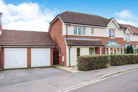 Princess Royal Close, Lymington... 4 bed detached house for sale