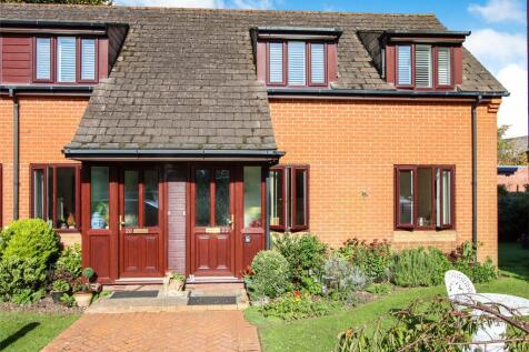 New Street, Lymington, Hampshire, SO41 2 bed apartment for sale
