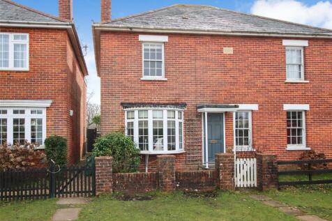 Pilley Green, Pilley, Lymington... 2 bed semi