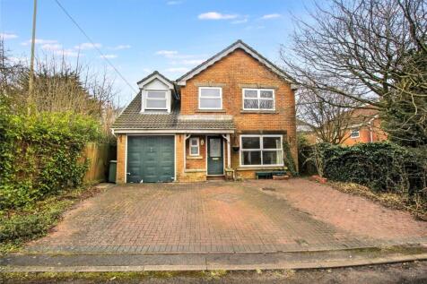 Badger Close, Four Marks, Hampshire... 5 bed detached house for sale