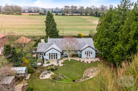 Gascoigne Lane, Ropley, Alresford... 3 bed bungalow for sale