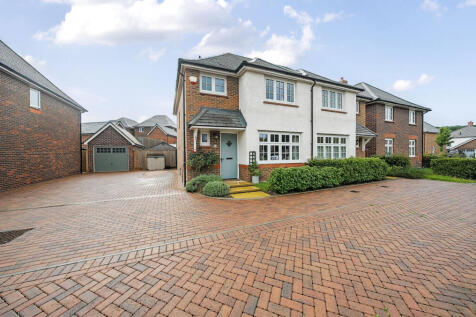 Pilot Close, Alton, Hampshire, GU34 3 bed semi