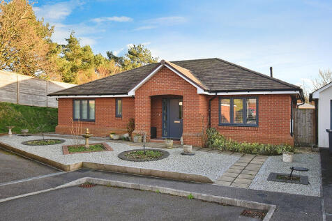 3 bedroom detached bungalow for sale
