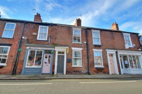 Lairgate, Beverley 2 bed terraced house for sale