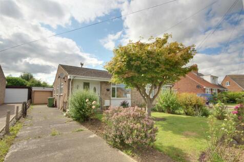 3 bedroom semi-detached bungalow for sale