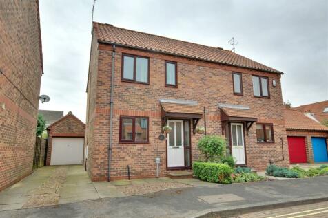 2 bedroom semi-detached house for sale